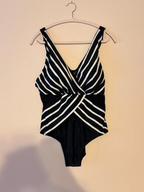 CUPSHE Black & White Striped One-Piece Swimsuit